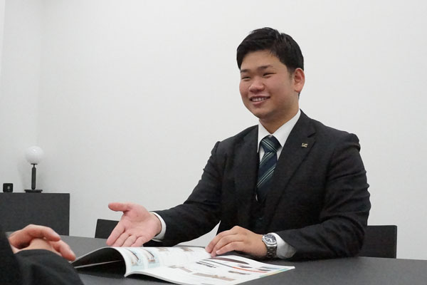 西田 隆人さん  業務風景